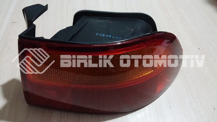 CIVIC-STOP LAMBASI DIŞ SAĞ (HB) 92-95 CIVIC-STOP LAMBASI DIŞ SAĞ (HB) 92-95