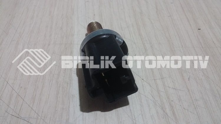 COROLLA AE101-FREN MÜŞÜRÜ 93-98 (KABLOSUZ) (2 FİŞLİ) / AVENSİS / RAV4 / YARIS / CORONA / CIVIC / CRV COROLLA AE101-FREN MÜŞÜRÜ 93-98 (KABLOSUZ) (2 FİŞLİ) / AVENSİS / RAV4 / YARIS / CORONA / CIVIC / CRV