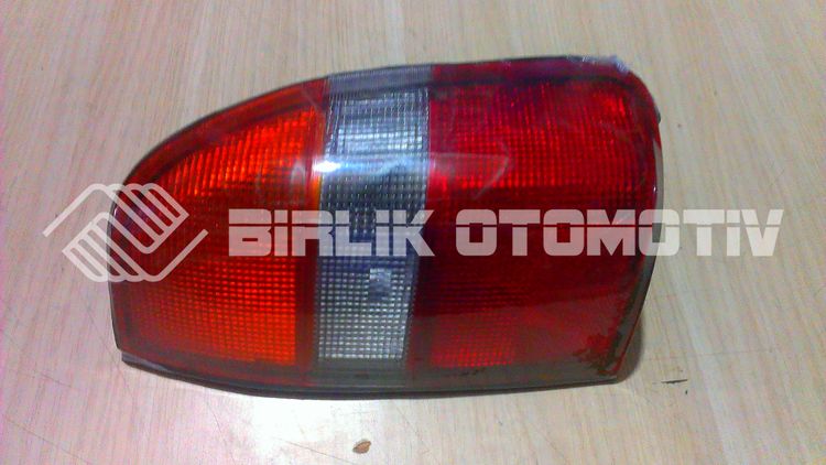 L200-STOP LAMBASI SAĞ 99-01 L200-STOP LAMBASI SAĞ 99-01