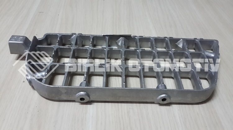 CANTER-AYAK BASMA DEMİRİ SAĞ (FE304) 90-97 CANTER-AYAK BASMA DEMİRİ SAĞ (FE304) 90-97