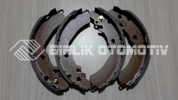 CARISMA-ARKA FREN PABUCU 97-00 CARISMA-ARKA FREN PABUCU 97-00