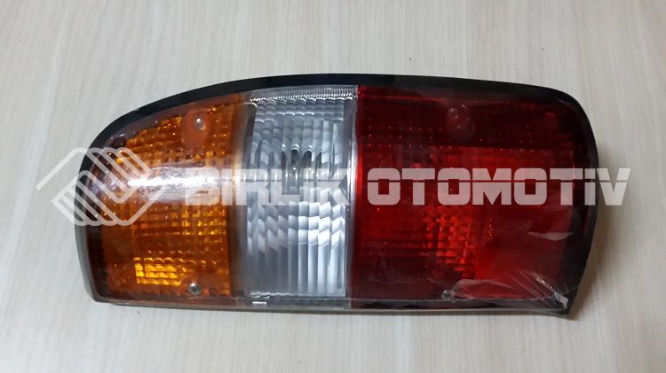 B2500-STOP LAMBASI SAĞ 01-03 B2500-STOP LAMBASI SAĞ 01-03