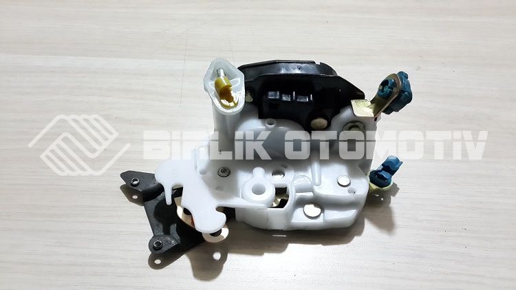 SUNNY B13-ÖN KAPI KİLİDİ SAĞ 90-95 SUNNY B13-ÖN KAPI KİLİDİ SAĞ 90-95