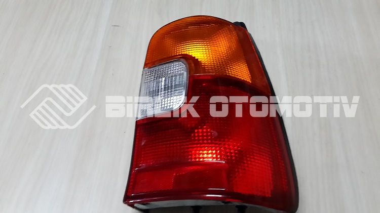 COROLLA AE101-STOP LAMBASI HB. SAĞ 93-94 COROLLA AE101-STOP LAMBASI HB. SAĞ 93-94