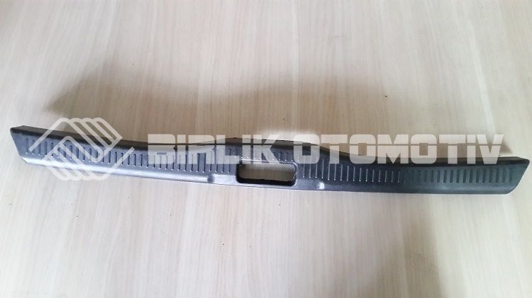 COROLLA AE101-ARKA BAGAJ İÇ ÇITASI 93-98 (KİLİT ÜST KAPLAMASI) COROLLA AE101-ARKA BAGAJ İÇ ÇITASI 93-98 (KİLİT ÜST KAPLAMASI)