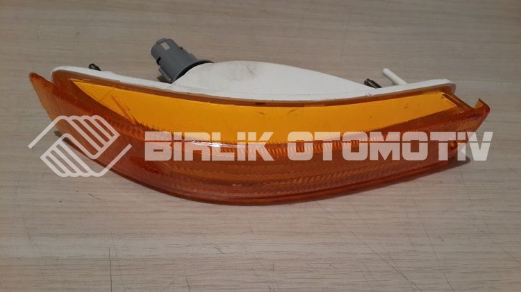 COROLLA AE92-TAMPON SİNYALİ SAĞ 88-92 COROLLA AE92-TAMPON SİNYALİ SAĞ 88-92