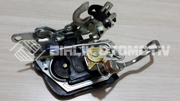 COROLLA AE92-ARKA KAPI KİLİDİ SAĞ 88-92 COROLLA AE92-ARKA KAPI KİLİDİ SAĞ 88-92