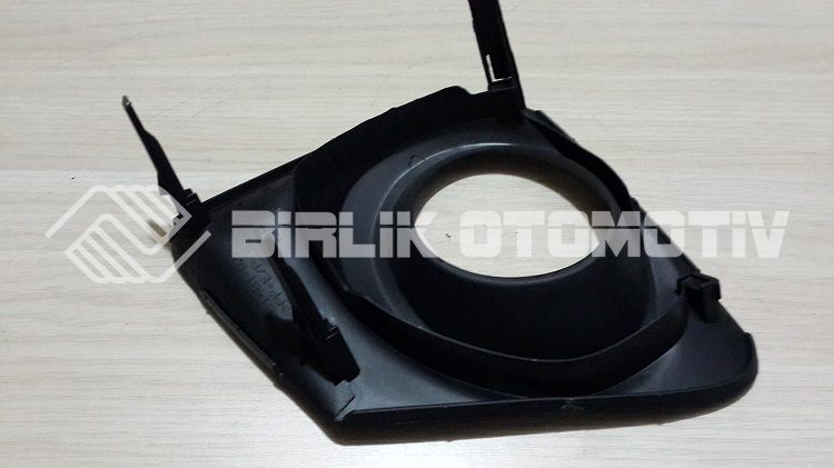 COROLLA E150-SİS LAMBA KAPAĞI SİYAH SOL 10-12 (SİSLİ) COROLLA E150-SİS LAMBA KAPAĞI SİYAH SOL 10-12 (SİSLİ)