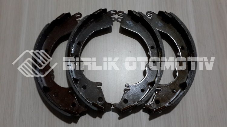 HILUX VIGO-ARKA FREN PABUCU (4*2) 05-09